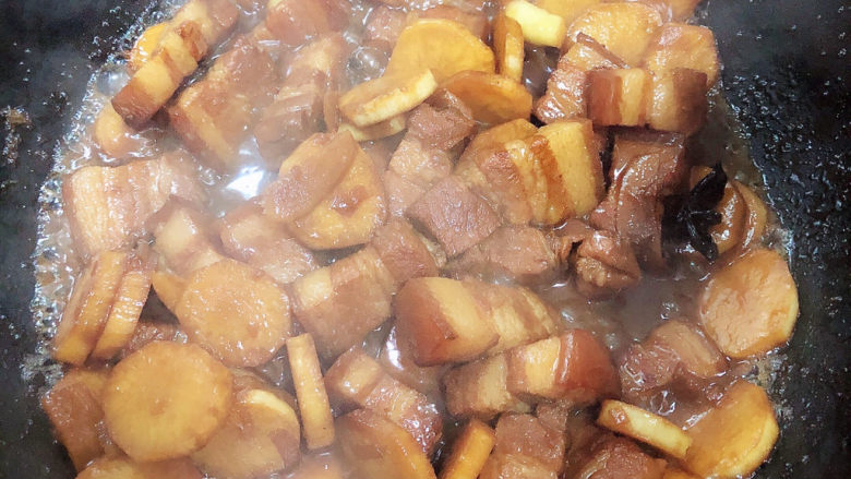 啤酒红烧肉,在炖煮10分钟,即可出锅了!