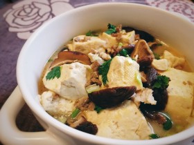 蘑菇炖豆腐