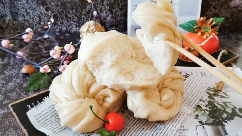 椒盐花卷,出锅啦,层层叠叠撕着吃。