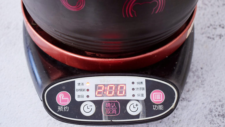 山药猪骨汤,启动煲汤模式,约2小时