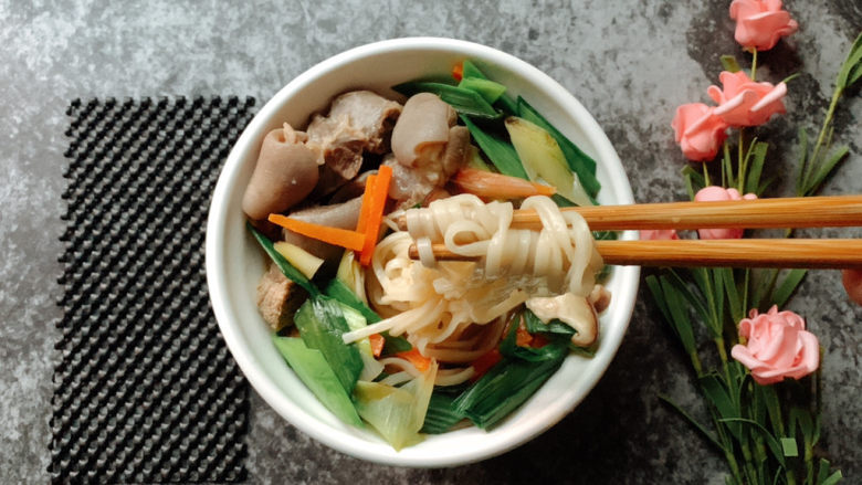 羊肉烩面,一碗鲜!