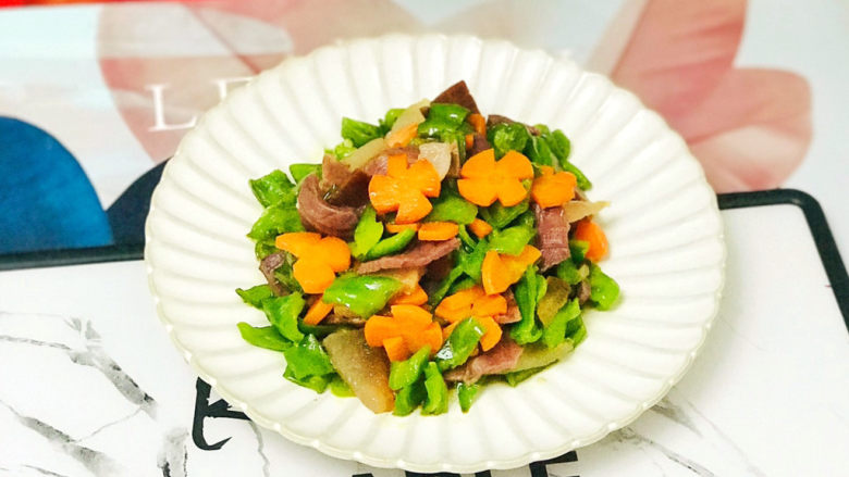 尖椒炒腊肉,色香味俱全