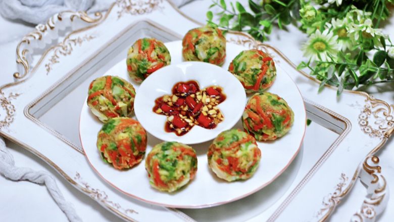 包菜虾皮菜团子