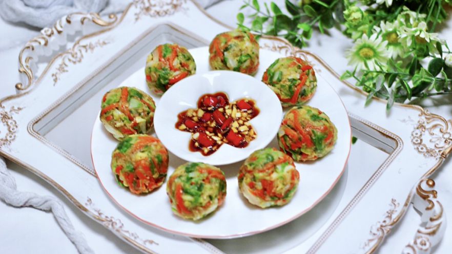 包菜虾皮菜团子