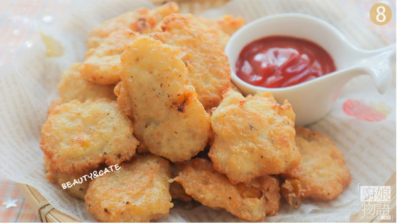好吃到跺脚的「豆腐麦乐鸡」,解馋又低脂!,撒上黑胡椒,豆腐麦乐鸡就做好啦,开吃吧~