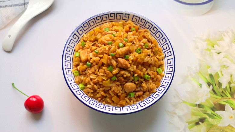 南瓜焖饭,有菜有肉有主食。