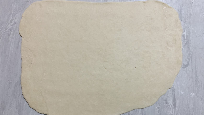 椒盐花卷,当然,也可以将面剂子整个擀平擀均匀。