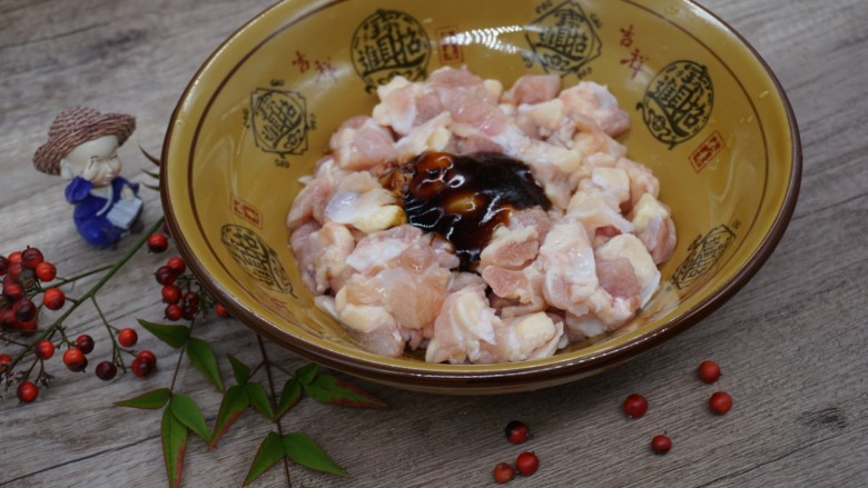 孜然鸡脆骨,加入<a style='color:red;display:inline-block;' href='/shicai/ 721'>蚝油</a>,盐,鸡精