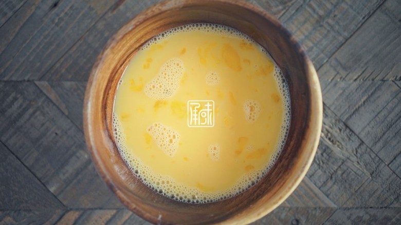 日式厚蛋烧,早餐爱上鸡蛋,4.将鸡蛋打匀。