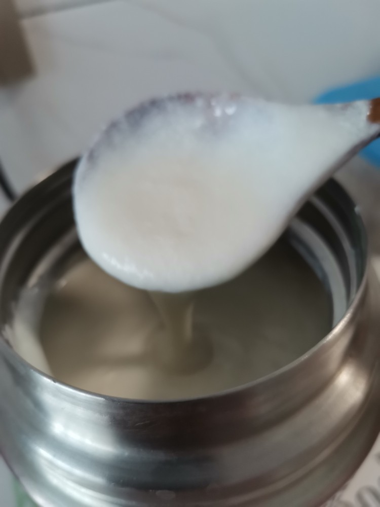 手工酸奶,8个小时候就可以食用了,非常浓稠