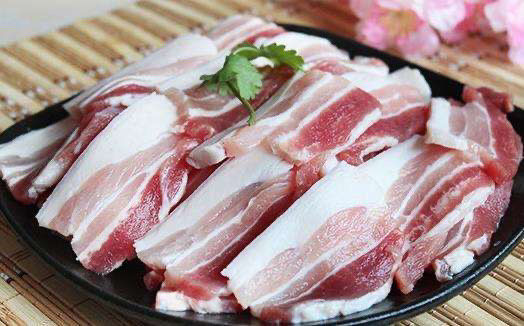 榨菜肉末蒸豆腐,<a style='color:red;display:inline-block;' href='/shicai/ 428'>五花肉</a>1块,选瘦肉多一点的。