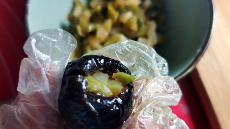 奶枣,蜜枣塞入榨菜