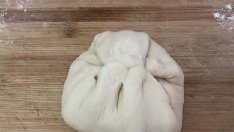 奶酪饼,随意把它包起来,不露馅就行