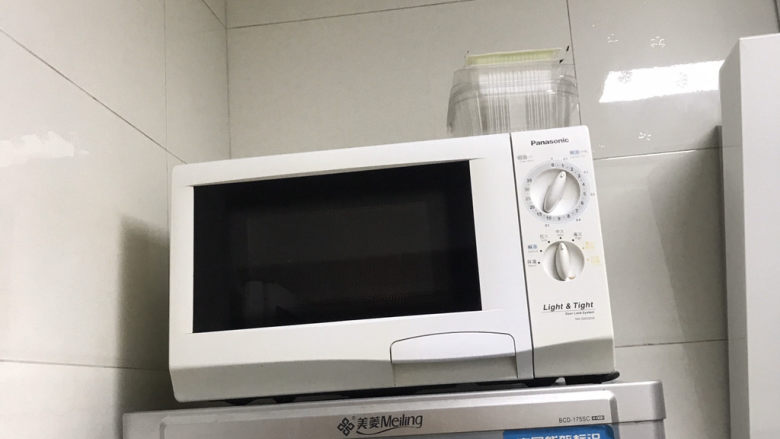 华夫饼,自来水用微波炉加热2分钟