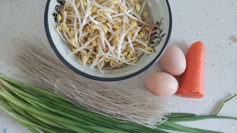 炒合菜,准备食材备用