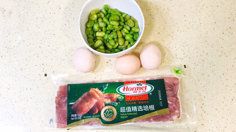 培根炒蛋,准备好食材