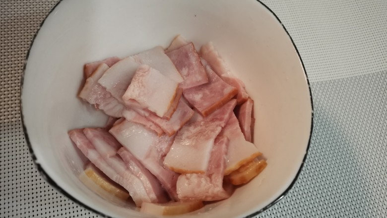 培根炒蛋,<a style='color:red;display:inline-block;' href='/shicai/ 443'>培根</a>🥓切小块