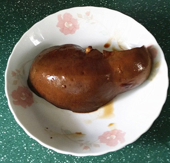 白切猪肝,不着急吃,可以多焖一会儿,急着吃就取出晾凉