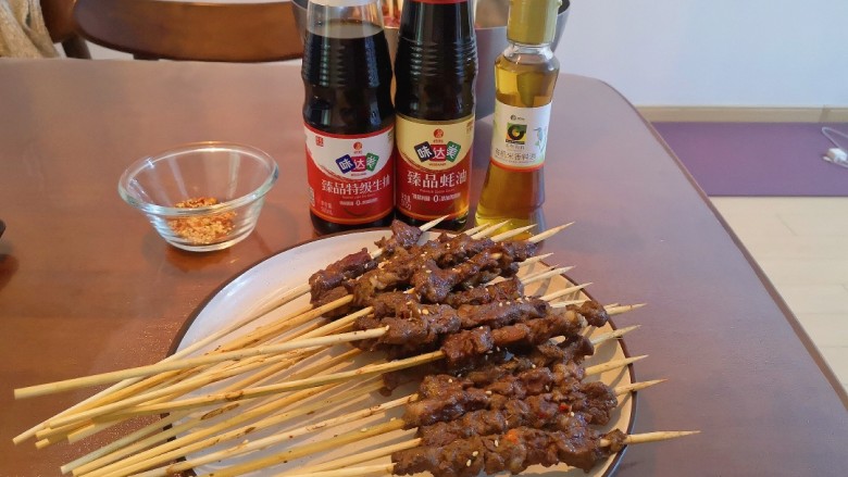1分钟学会快手—烤箱版大肉串—超简单,选个好耗油会更鲜嫩哦!