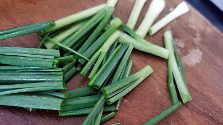 官帽馄饨,葱切段