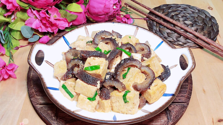 海参烧豆腐,营养丰富哟!