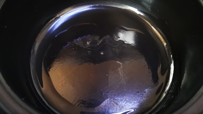 萝卜丝汤,砂锅加热,加适量食用油