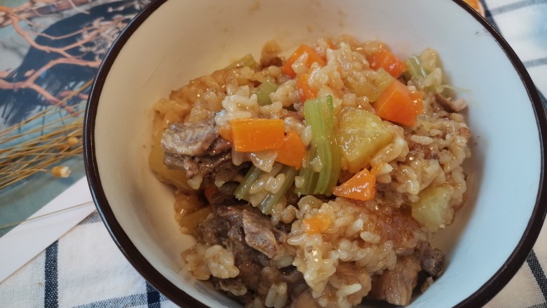 排骨糯米饭,出锅啦!