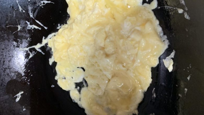 鸡蛋炒韭菜,炒
