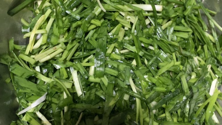 鸡蛋炒韭菜,切