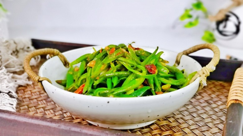 清炒四季豆,简单快手巨好吃的小炒,下面我们一起来制作吧!