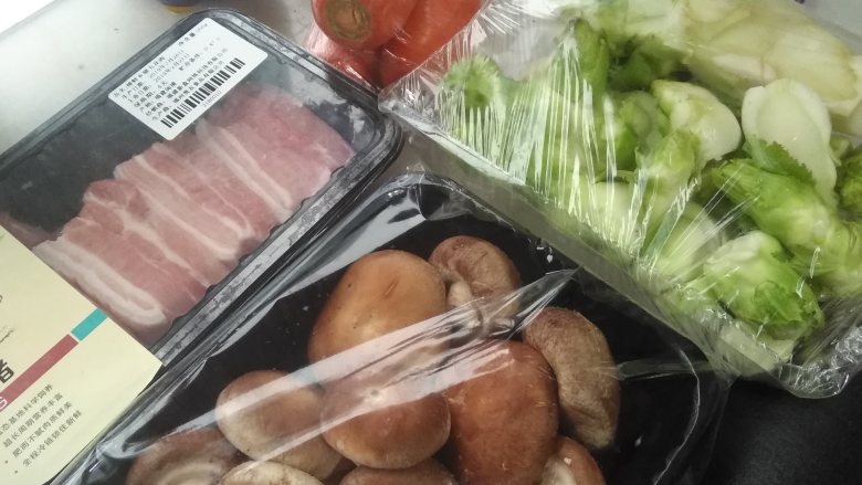 清炒儿菜,主要食材如图所示示意。虽说是清炒,但配料要足啊~毕竟<a style='color:red;display:inline-block;' href='/shicai/ 2793'>儿菜</a>是菜帮子一样的,主要靠吸收其他食材的风味~