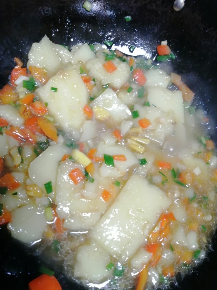 红烧米豆腐,熄火准备盛出。