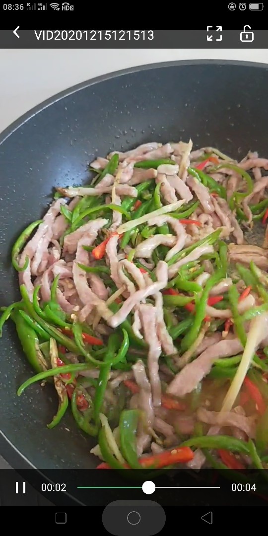 尖椒牛柳,加入适量盐,<a style='color:red;display:inline-block;' href='/shicai/ 756'>鸡精</a>炒均匀即可。