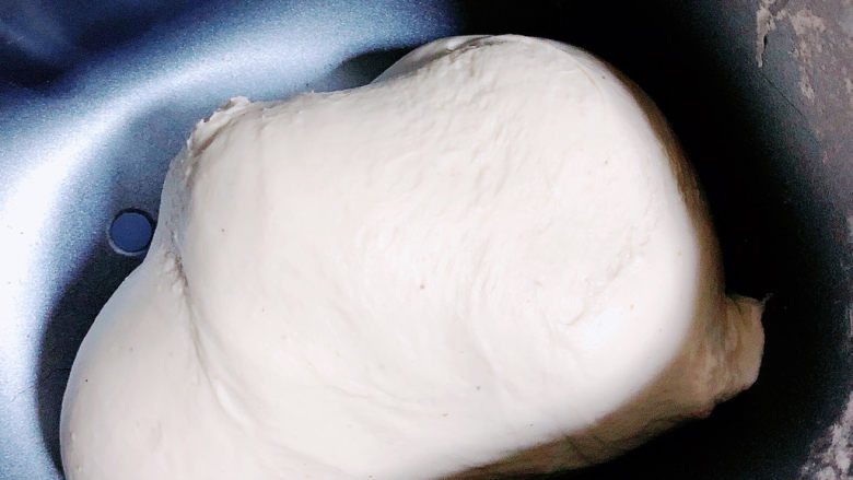 羊肉泡馍,面揉10分钟,醒面10分钟。