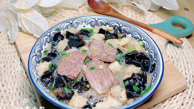 羊肉泡馍,好吃极了,回味无穷!