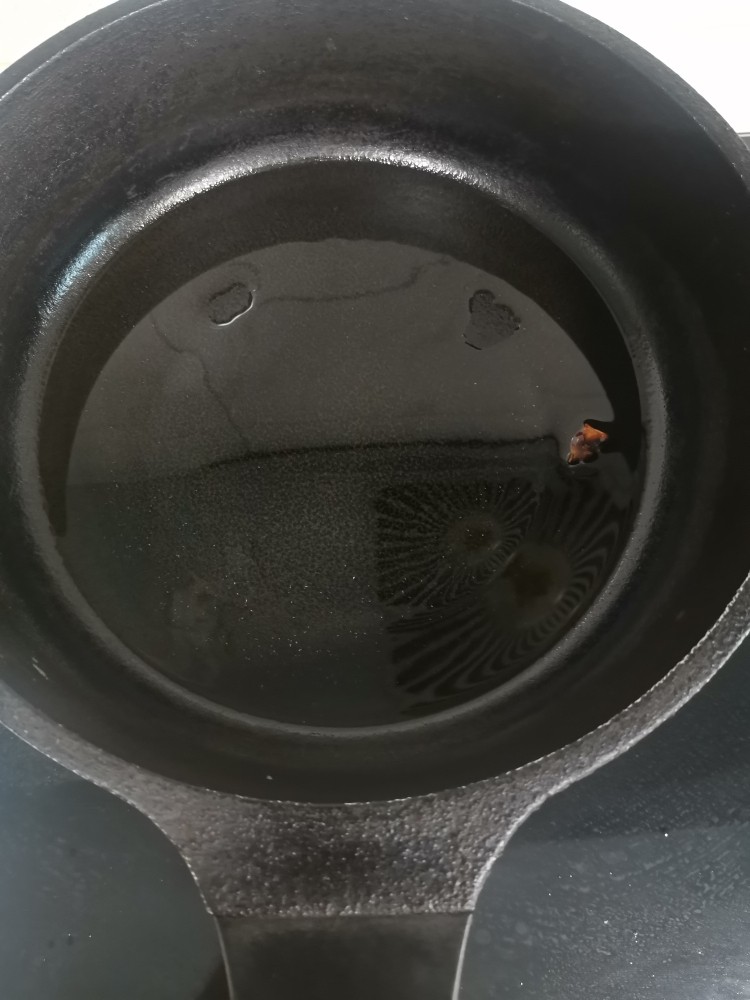 豆花香,做一个豆花卤汁,起锅烧油加八角