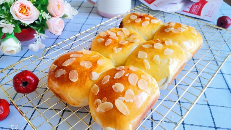 杏仁紫米小餐包(玉米油版),成品图1