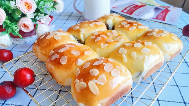 杏仁紫米小餐包(玉米油版),成品图3