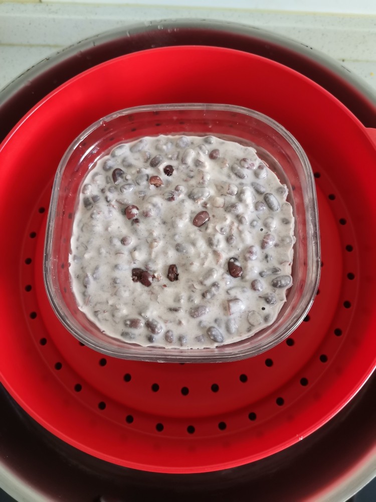 红豆糯米糕,面糊到进去上蒸锅,水开蒸30分钟