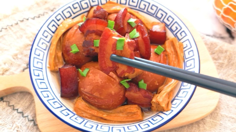腐竹红烧肉,配米饭夹馍吃都是棒棒哒!