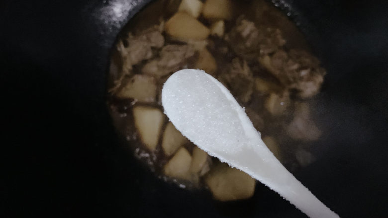 萝卜炖鸭肉,2勺白砂糖