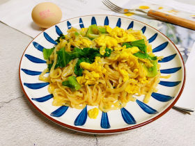 鸡蛋炒乌冬面