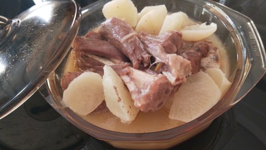 萝卜炖鸭肉