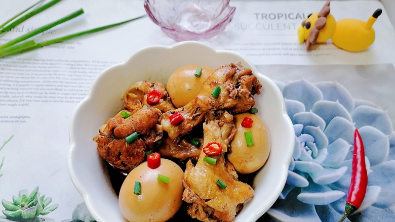 电饭锅焖鸡腿,拍上成品图,一道美味又诱人的电饭锅焖鸡腿就完成了。