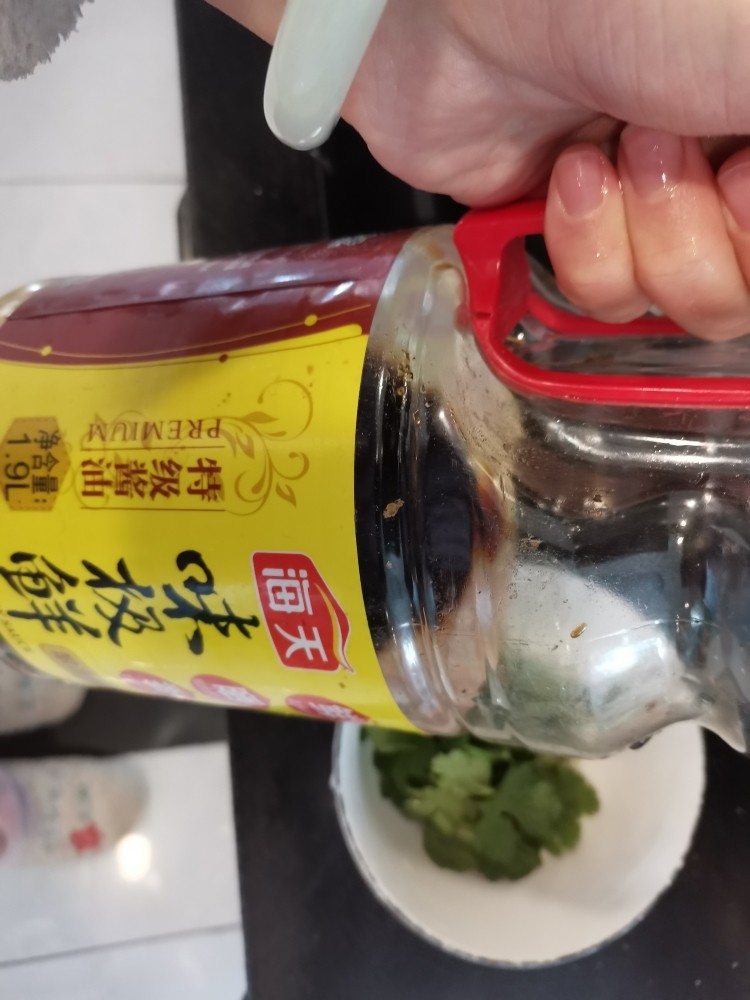 尖椒皮蛋,加入味极鲜