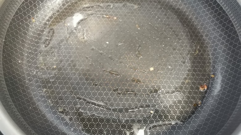 什锦炒饼,锅中放油