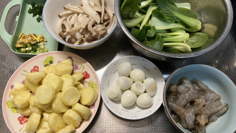 三鲜日本豆腐,全部食材准备好