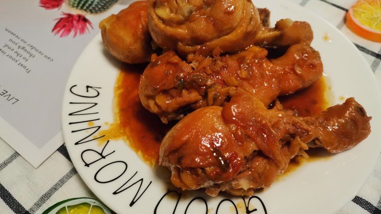 电饭锅焖鸡腿,程序结束后,就好了。