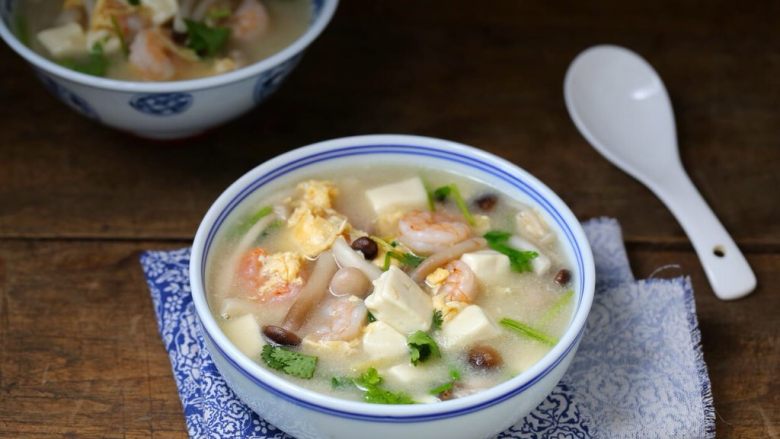 白玉菇豆腐汤