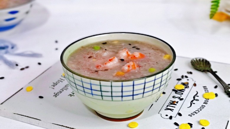 红枣黑米粥,今天与大家分享一道虾仁时蔬<a style='color:red;display:inline-block;' href='/shicai/ 496'>黑米</a>粥,作为早餐营养丰富,制作也特别简单。